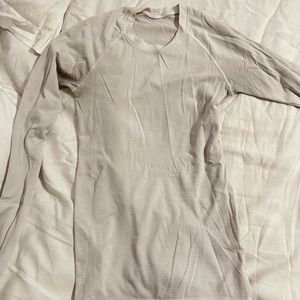 Lululemon long sleeve swiftly tech